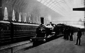 Great Northern Railway locomotive at King's Cross, 1910 (G F Bird via Wikimedia)